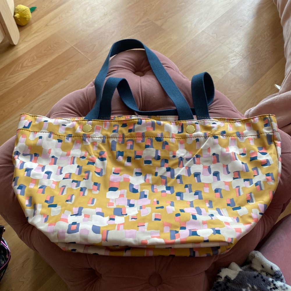 FOSSIL TOTE